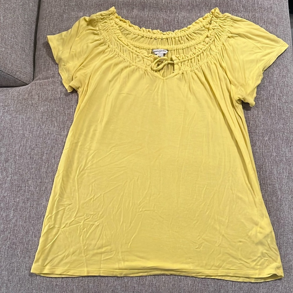Yellow banana republic top. Medium. Drapey fit. Super comfy!